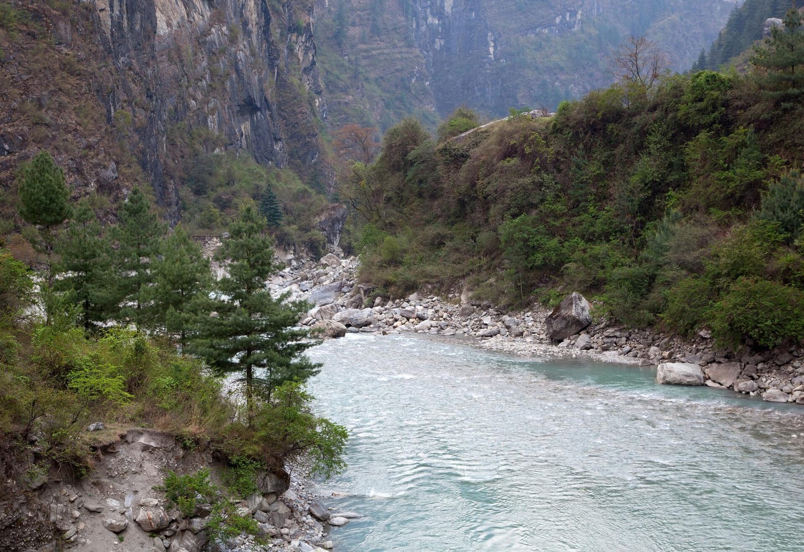 The Marsyangdi river cutting through cliffs at Dharapani on the road into Manang