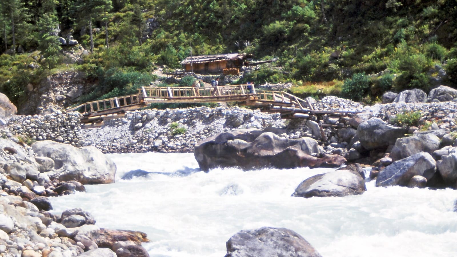 River valley crossing at Dudh Koshi corridor
