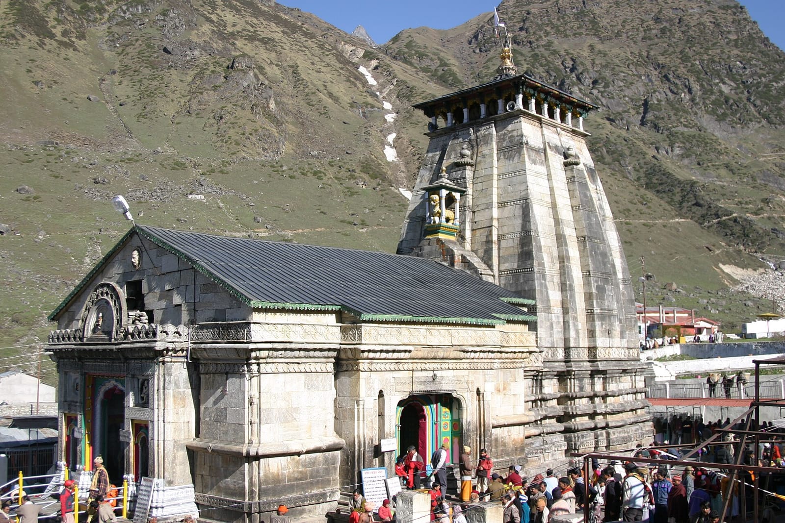 High shrine valley at Kedarnath