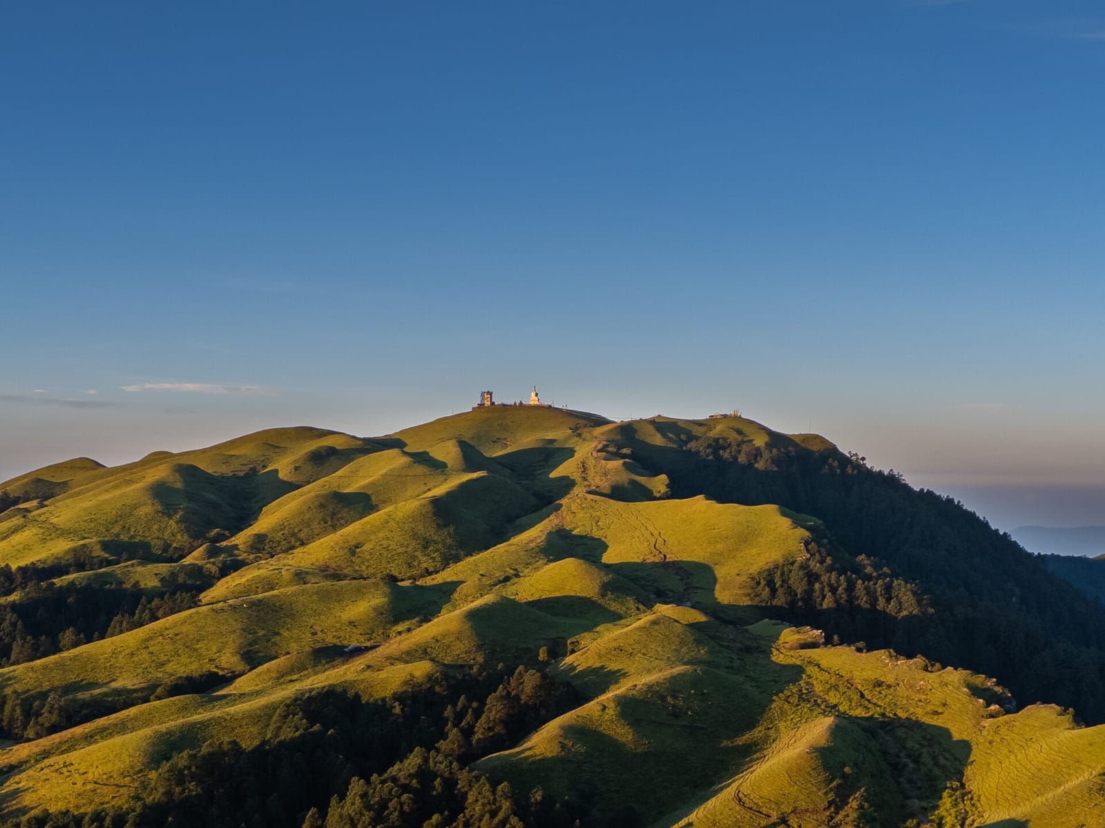 Open ridge walk, Sailung viewpoint
